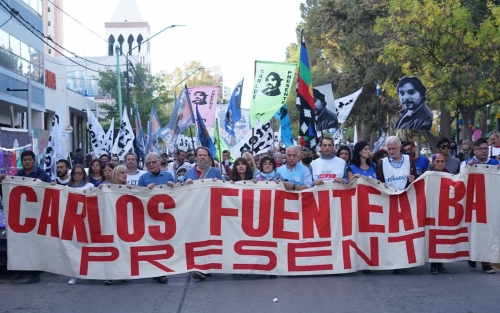 Multitudinaria marcha en Neuquén a 15 años del asesinato de Carlos Fuentealba