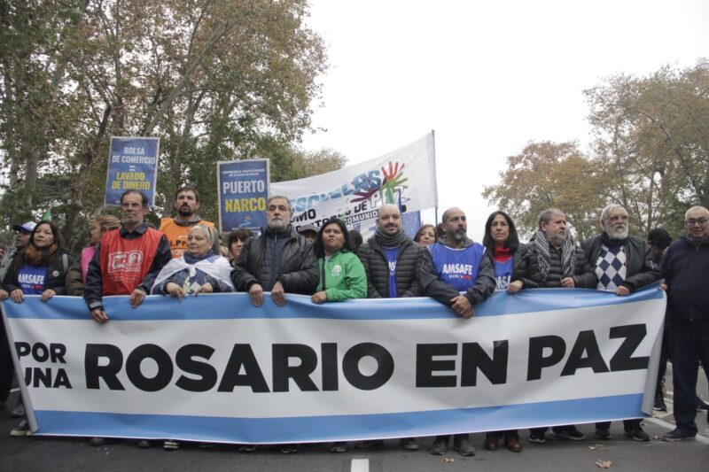 MULTITUDARIA MARCHA DE AMSAFE Y ORGANIZACIONES: ¡ POR UN ROSARIO EN PAZ !