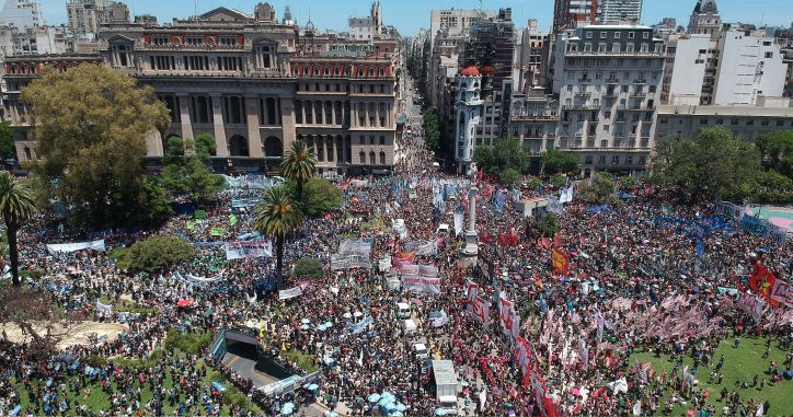 Argentina: La Internacional de la Educación se solidariza con docentes y sindicalistas que luchan por la democracia